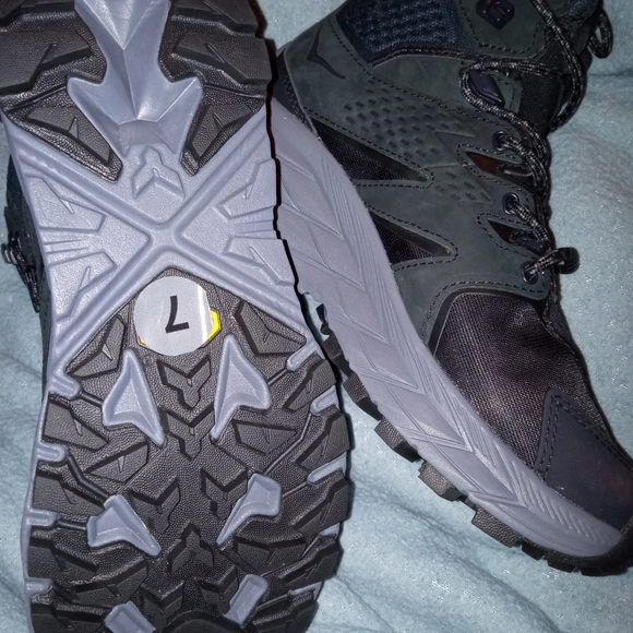 Hoka boots - Picture 3 of 3